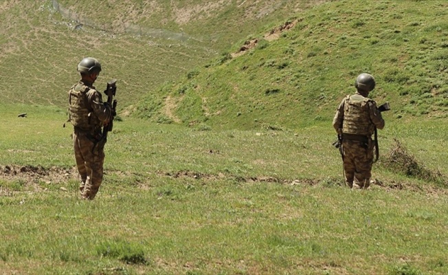 Hakkari'de 2 terörist etkisiz hale getirildi