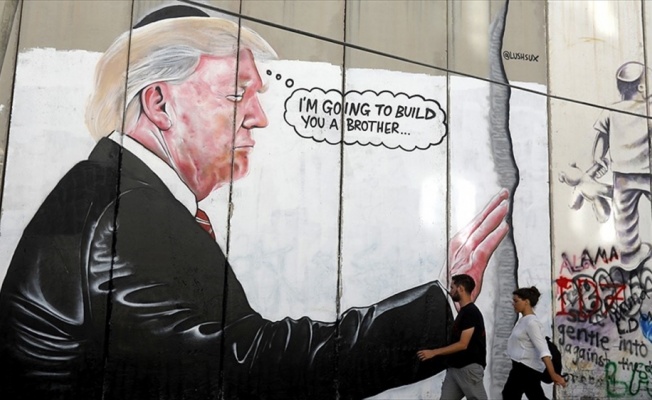 Ayrım Duvarı'nda Trump'a grafitili tepki