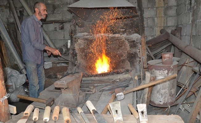 Baba mesleğini yaşatmaya çalışıyor