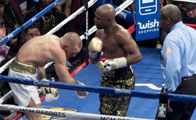 Mayweather rekorla veda etti