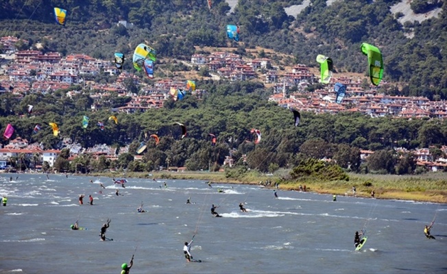 Sakin kentin rüzgarı yerli ve yabancı turistleri çekiyor