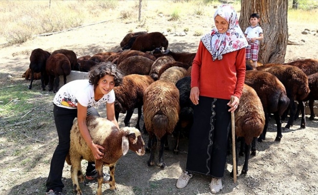 Tortumlu Emriye'nin hayatı 'Genç Çiftçi Projesi'yle değişti