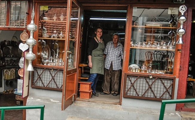 Bakırcılık geleneğini geleceğe taşıyan Saraybosnalı baba-kız