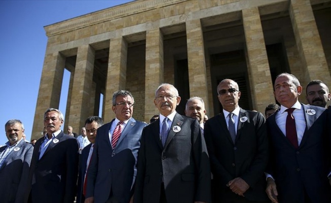 CHP heyeti Anıtkabir'i ziyaret etti