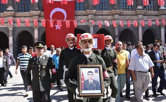 Diyarbakır şehidini uğurladı