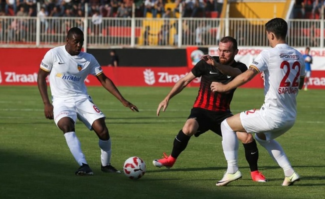 Kayserispor tur atladı