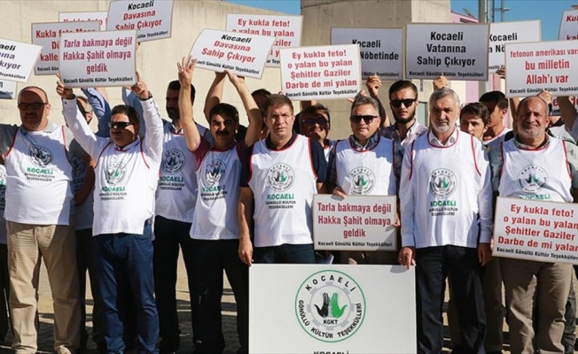 Kocaeli'de FETÖ sanıklarına protesto