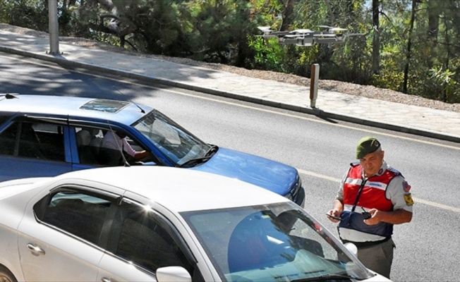 Turizm merkezlerinde 'drone' ile yol kontrolü