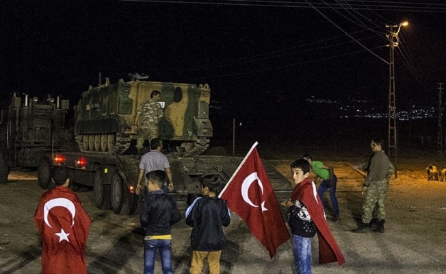 Hatay'a gelen askeri araçlar sınıra sevk edildi