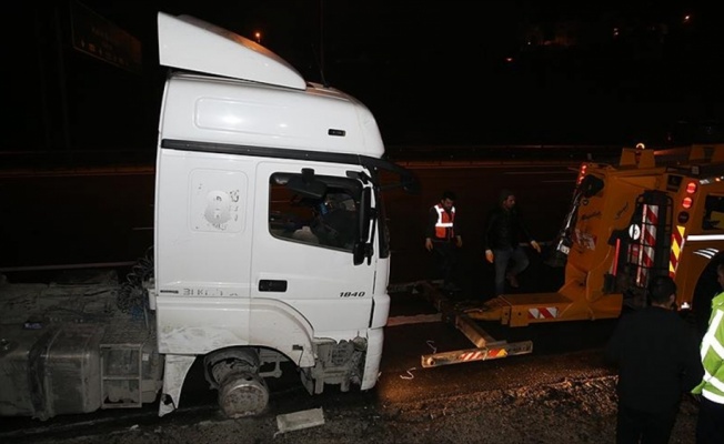 Jant üstünde kıvılcım çıkartarak 16 kilometre kaçtı