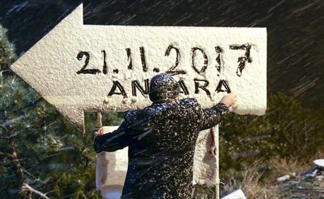 Başkente mevsimin ilk karı yağdı