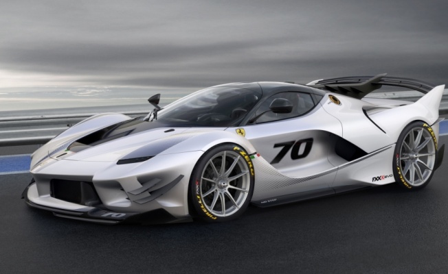 Ferrari FXX-K Evo'yu tanıttı