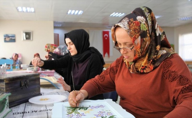 Hollandalı gelinden Muşlu kadınlara kurs