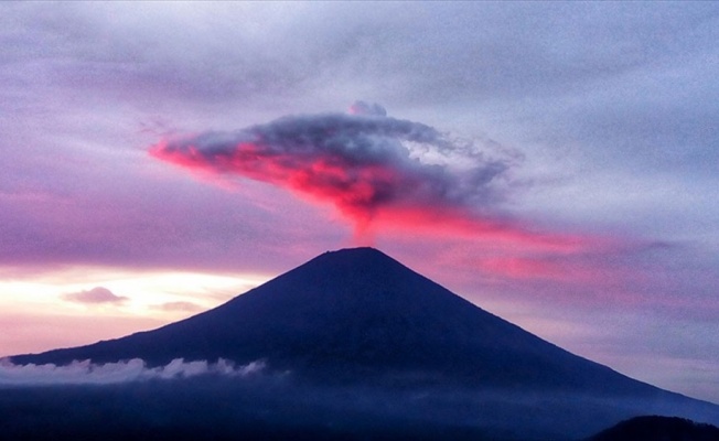 Bali Adası'nda Agung Yanardağı'ndaki hareketlilik