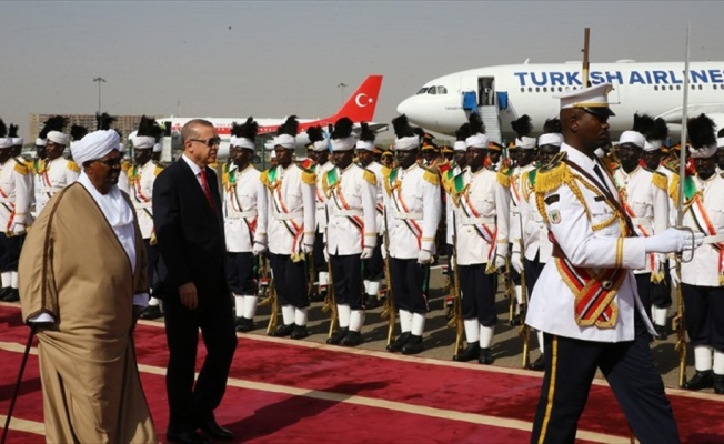 Cumhurbaşkanı Erdoğan Sudan'a geldi