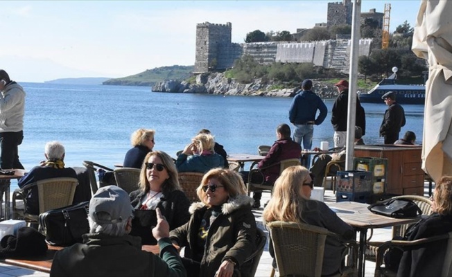 Bodrum'da ocak güneşi sahilleri canlandırdı