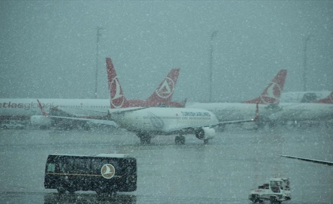 İstanbul'da kar yağışı etkili oluyor