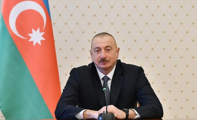 Azerbaycan'da Aliyev cumhurbaşkanlığına yeniden aday