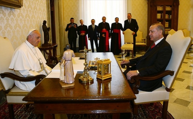 Cumhurbaşkanı Erdoğan ile Papa Franciscus bir araya geldi