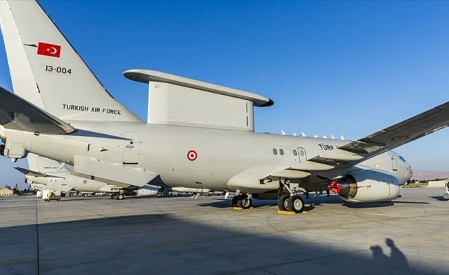 Orgeneral Akar, Zeytin Dalı Harekatı'nı havadan denetledi