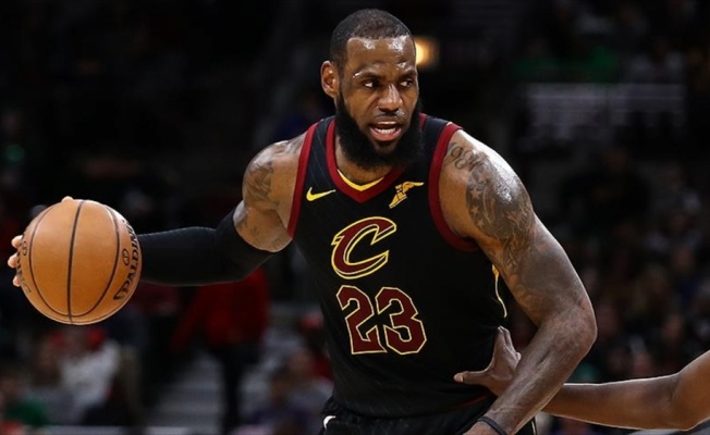 LeBron James Jordan'ı yakaladı