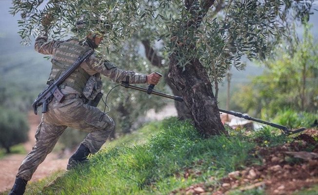 Mehmetçik'in Afrin'de 'patlayıcı' mesaisi