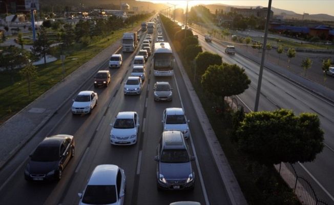 Trafiğe kayıtlı araç sayısı arttı