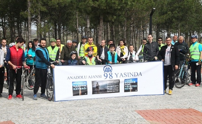 Bisikletçiler Anadolu Ajansı için pedalladı