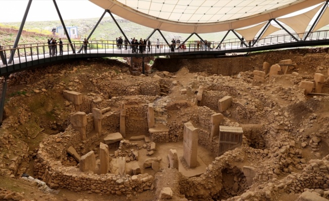 Dünyanın en eski tapınağı Göbeklitepe'ye Stonehenge modeli