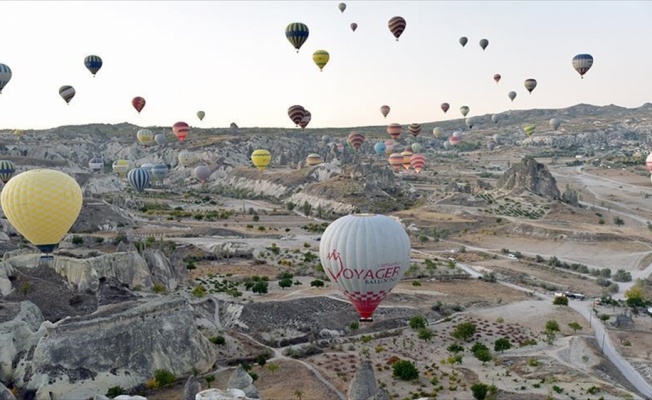 Kapadokya'da sıcak hava balonları AA için havalandı