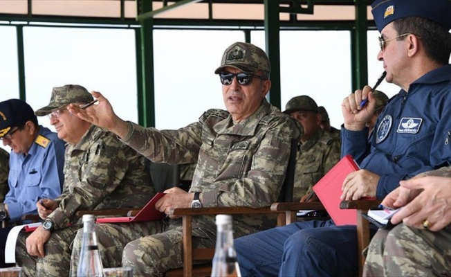 Orgeneral Akar, İzmir'de inceleme ve denetlemelerde bulundu