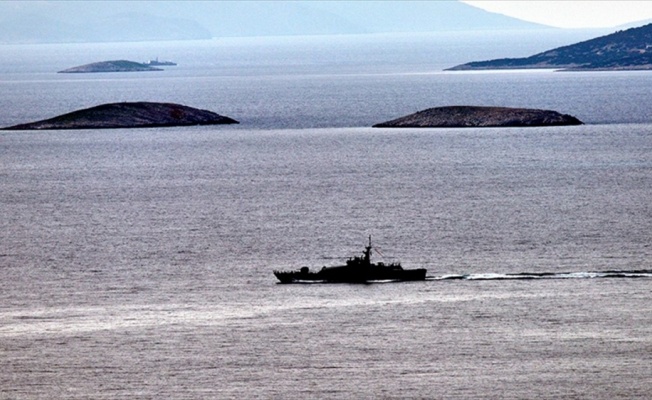 Yunanistan'da savaş uçağı düştü