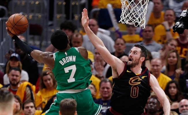 Cleveland Cavaliers evinde farklı kazandı