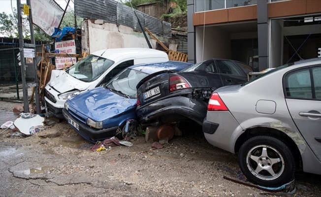 Mamak'taki selde zarar görenlere yardım ödemeleri başladı