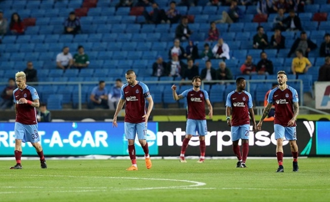 Trabzonspor sahasında yıkıldı