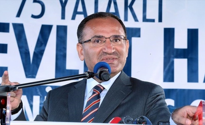 Başbakan Yardımcısı Bozdağ: Apoleti FETÖ'ye, Apo'ya mı takacaksın