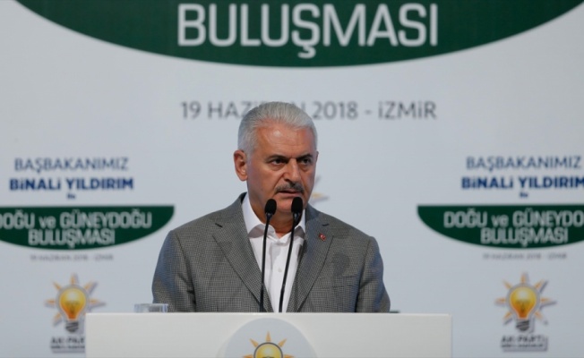 Başbakan Yıldırım: Ay yıldızlı bayrağa rengini birlikte beraber verdik