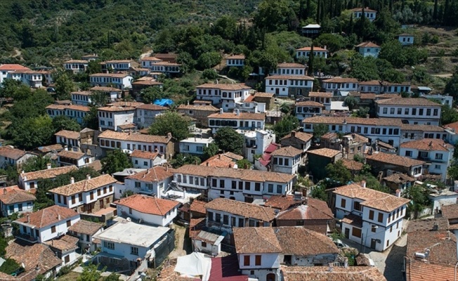 'Kıyamet köyü' şöhretinin zirvesine ulaştı