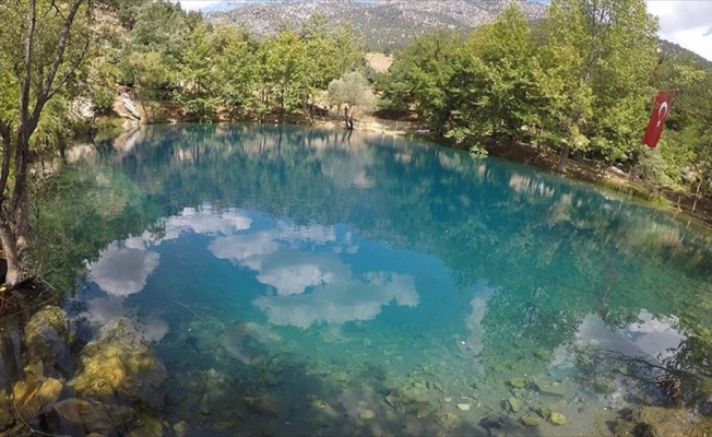 'Gizemli göl' ziyaretçilerini mest ediyor