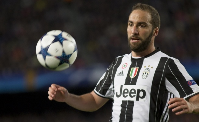 Milan, Higuain'i kadrosuna katmaya hazırlanıyor