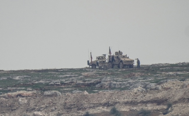 ABD askerleri nöbet tuttu, YPG’liler hendek kazdı