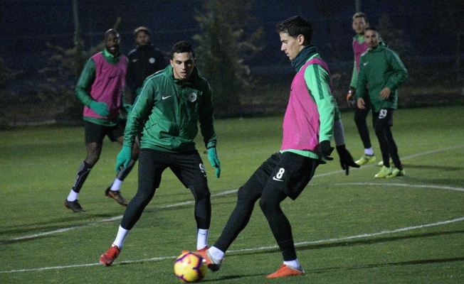 Atiker Konyaspor’da Akhisarspor mesaisi başladı