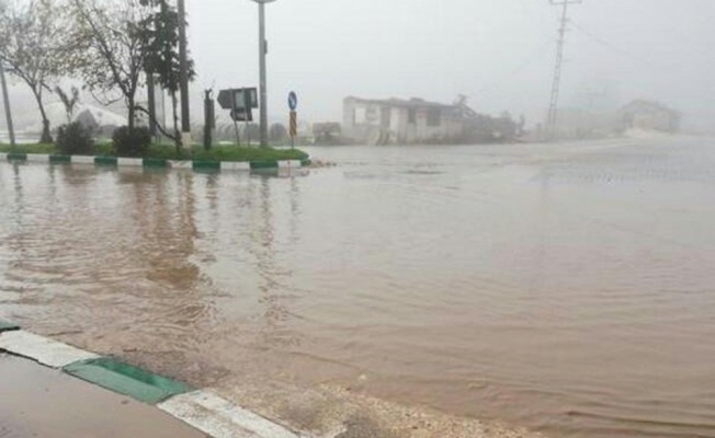 Bir çok bölgeyi kar Hatay’ı da yağmur vurdu