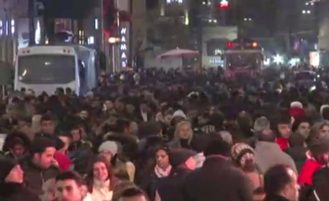 İstiklal Caddesi’nde insan seli