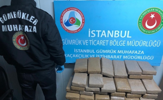 Muz yüklü gemiden 16 milyonluk kokain çıktı