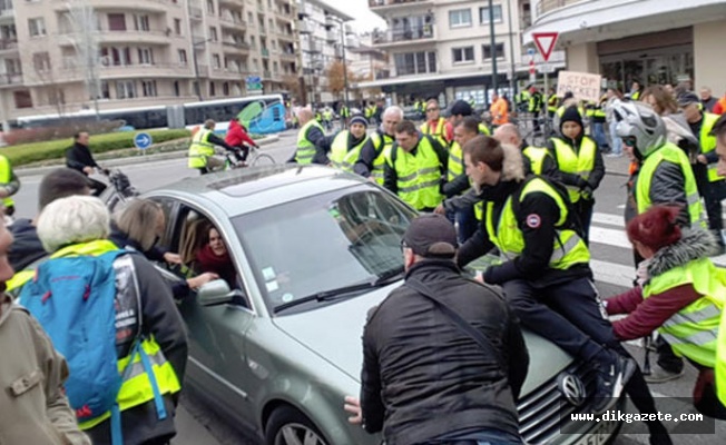 Paris’teki "Sarı Yelekliler" eylemi: 55 yaralı