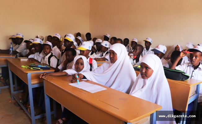 Somalili 9 çocuk annesi kadının eğitim aşkı