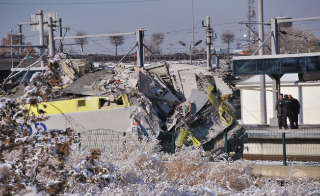 Tren kazasında 9 ölü, 84 yaralı