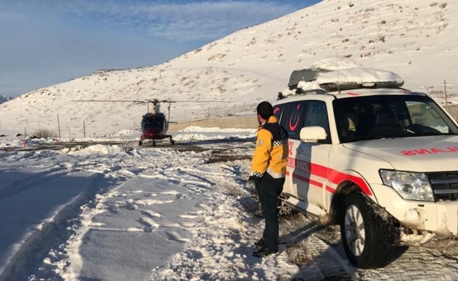 73 yaşındaki hasta ambulans helikopterle kurtarıldı