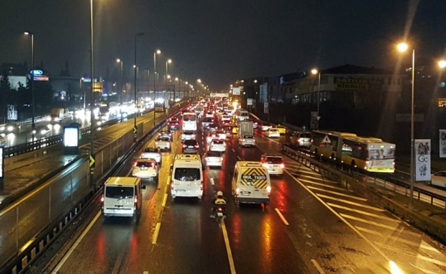 E-5’te trafik yoğunluğu yüzde 69’lara ulaştı